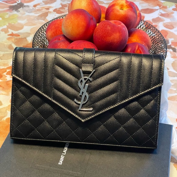 SOLD🔥Authentic! New! Yves Saint Laurent Tri-Quilted Wallet on chain - Picture 13 of 13